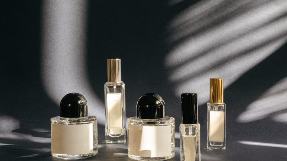 How to Build a Perfume Sampling Program Before Full Production