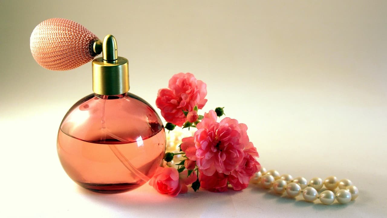 How to Pitch Your Indie Perfume Brand to Retail Buyers