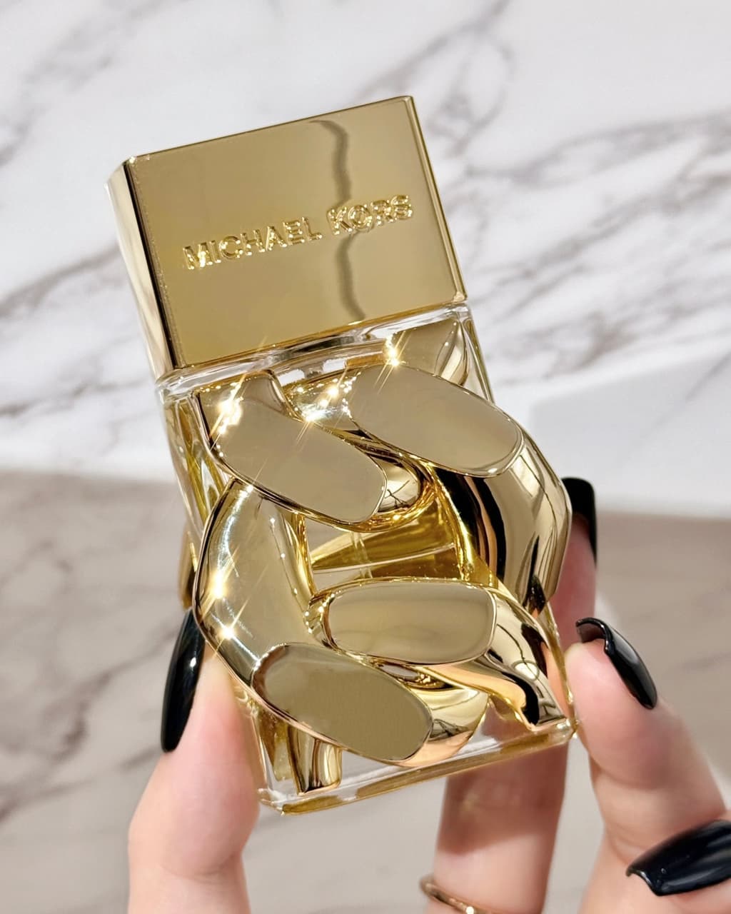 Perfume Cap Decoration Cost: Metalized, Wooden, Magnetic, or Plain?