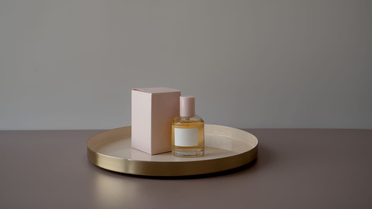 Screen Printing vs UV DTF for Small Perfume Runs Under 3,000 Units